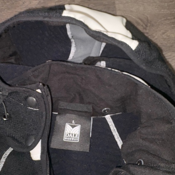 Dale of Norway Black and Cream Performance Jacket - Picture 3 of 9